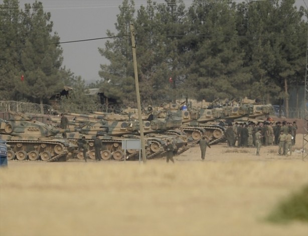 Foto - Leopard 24A'lar bölgeye gidiyor