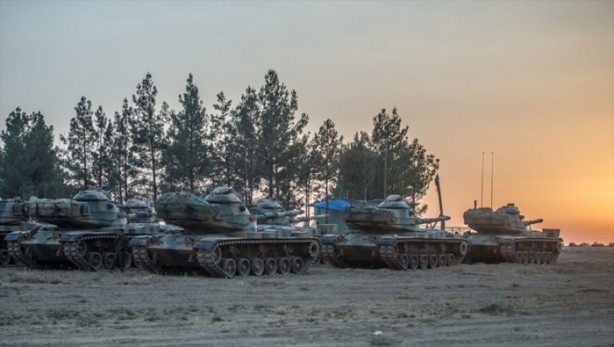 Foto - Leopard 24A'lar bölgeye gidiyor