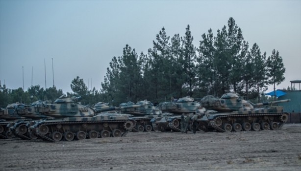 Foto - Leopard 24A'lar bölgeye gidiyor