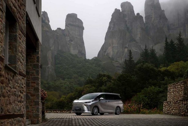 Foto - Lexus'un ‘Doğuştan Lüks’ yeni LM modeli Türkiye'de