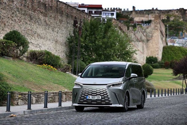 Foto - Lexus'un ‘Doğuştan Lüks’ yeni LM modeli Türkiye'de