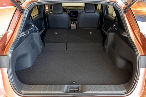 Foto - Lexus’un sıra dışı SUV’u yeni LBX şehre adımını attı! Peki araç neler sunuyor ve başlangıç fiyatı ne kadar? Gençlerin yeni tercihi olacak!