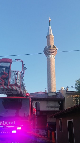 Foto - Leyleğin imdadına itfaiye yetişti