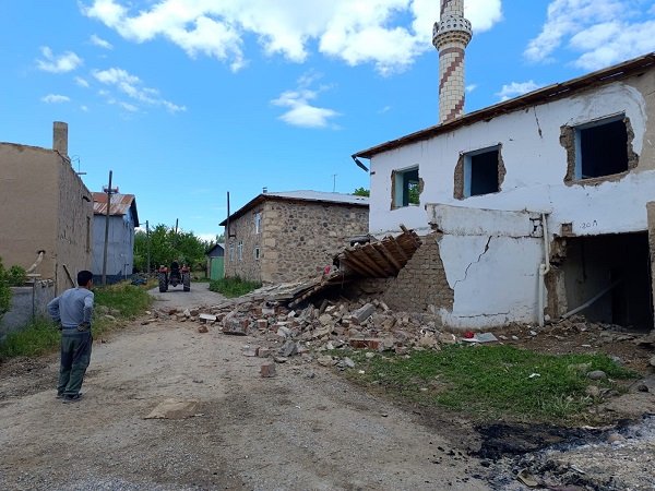 Foto - Leylek yuvaları bakın neden taşındı