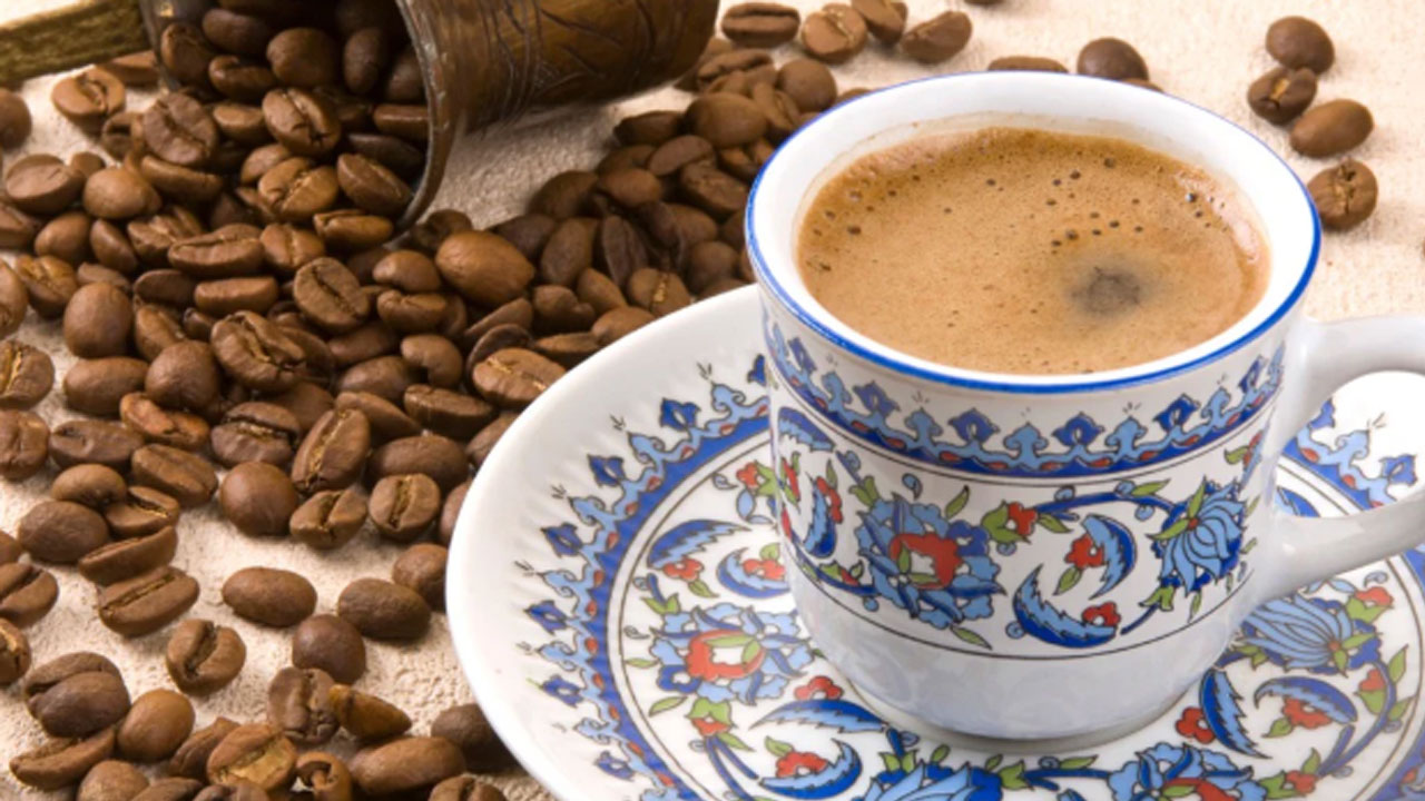Lezzeti iki katına çıkıyor! İşte dillere destan Türk kahvesini hazırlamanın sırrı