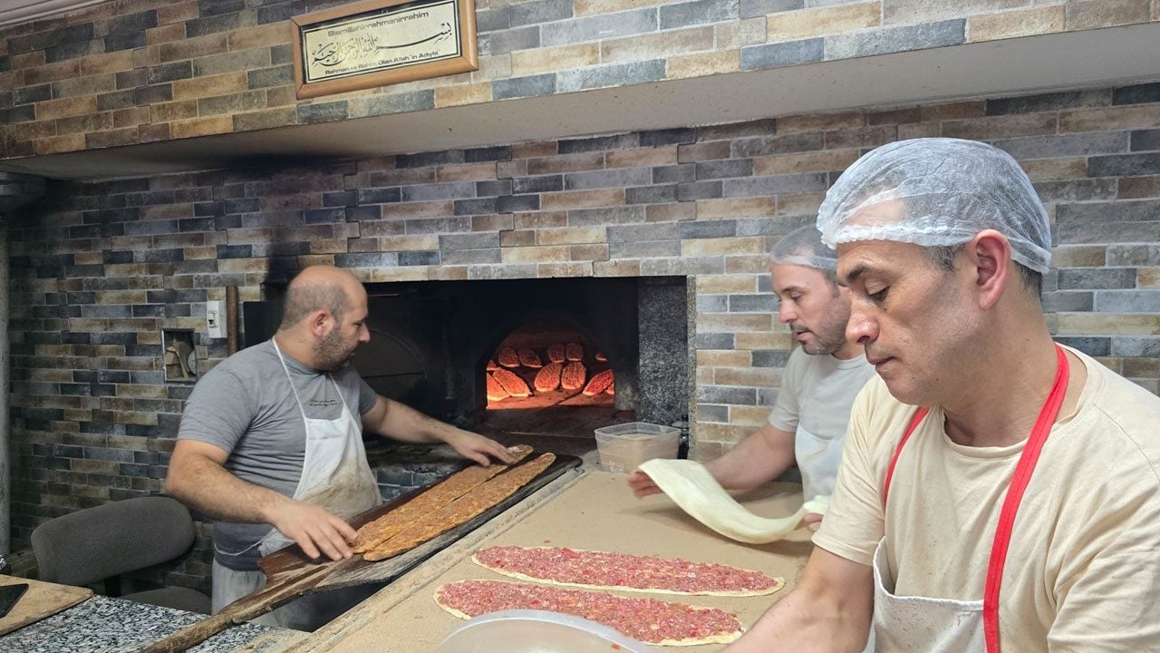 Foto - Lezzetiyle damakları şenlendiriyor! Konya’nın etli ekmeğine rakip çıktı