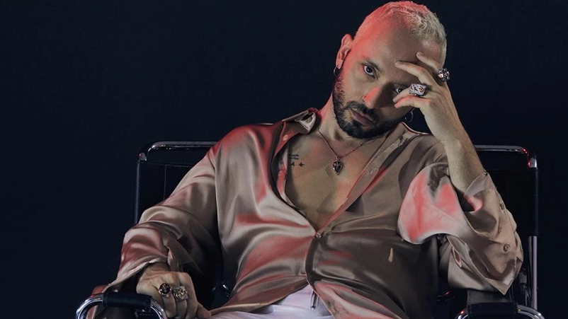 Foto - LGBT meşalesini taşıyan Mabel Matiz... Sizi unuttuk sanmayın müptezeller!