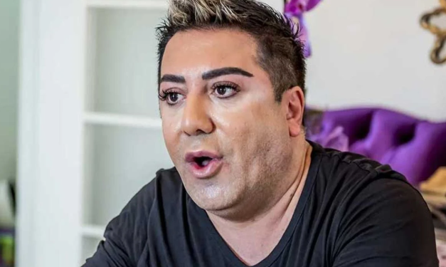 Foto - LGBT meşalesini taşıyan Mabel Matiz... Sizi unuttuk sanmayın müptezeller!