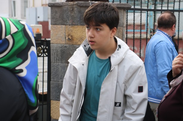 Foto - LGS adayları içerde aileleri dışarıda ter döküyor