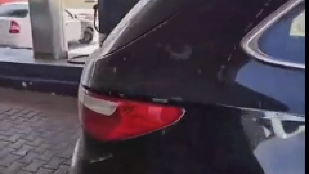 Foto - Libya'da aracının akaryakıt deposunu fulledi! Ödediği paraya kendisi bile inamamadı