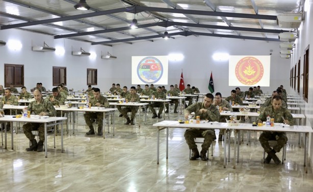 Foto - Libya’da görevli TSK mensupları ilk sahurlarını yaptı