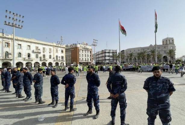 Foto - Libya'da yine kargaşa! Parlamentoyu ateşe verdiler