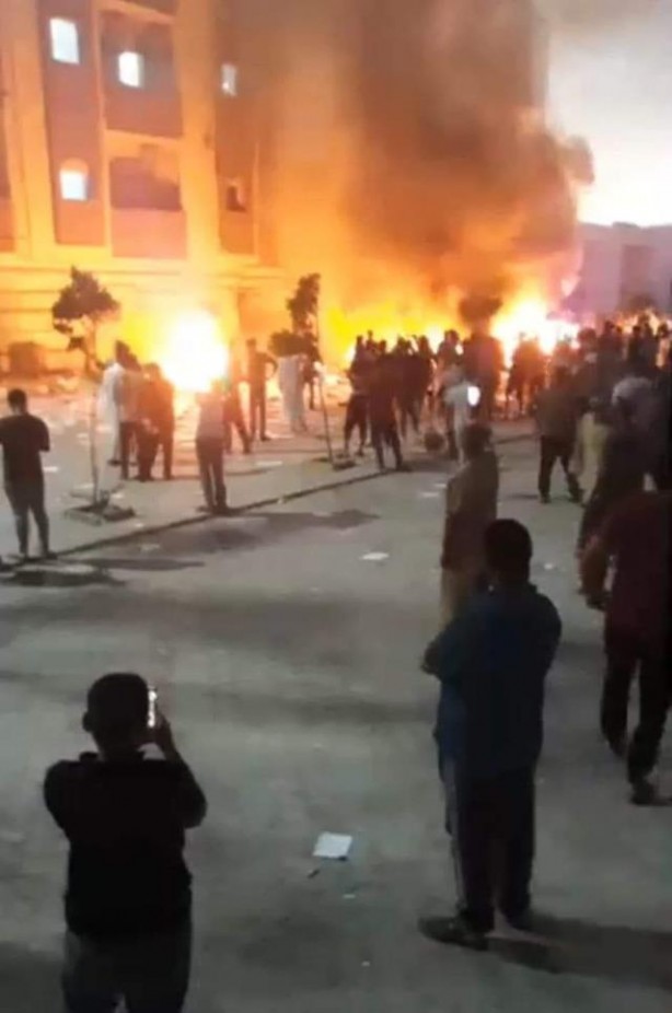 Foto - Libya'da yine kargaşa! Parlamentoyu ateşe verdiler