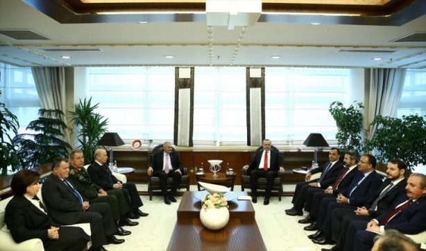 Foto - Lider yine aynı karede