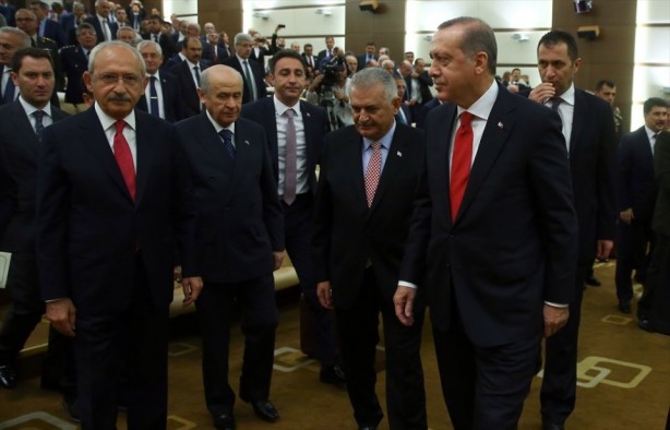 Foto - Lider yine aynı karede