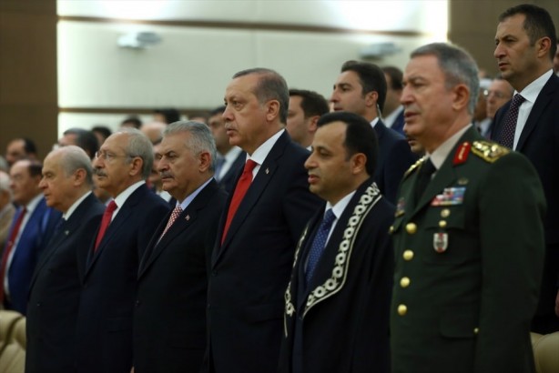 Foto - Lider yine aynı karede