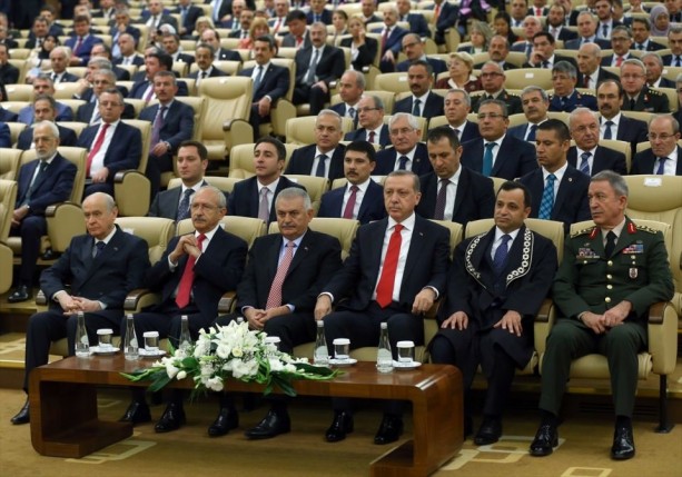 Foto - Lider yine aynı karede