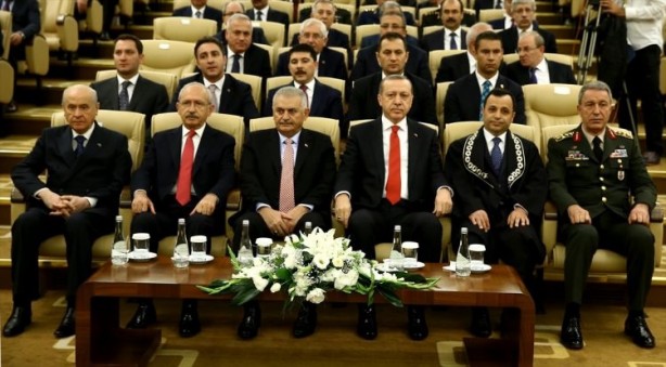 Foto - Lider yine aynı karede