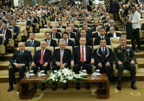 Foto - Lider yine aynı karede