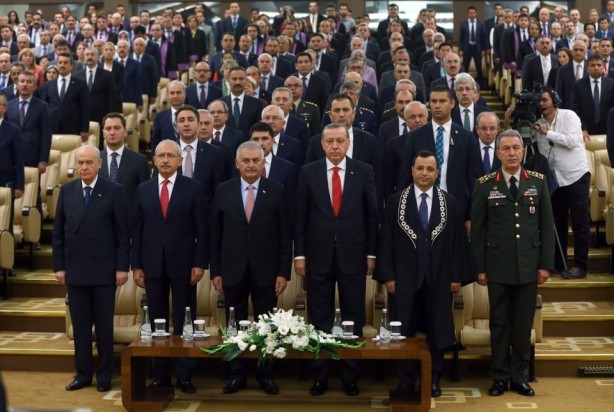 Foto - Lider yine aynı karede
