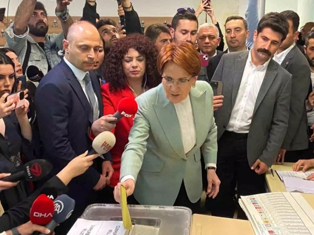 Foto - Liderler nerede oy kullanacak?