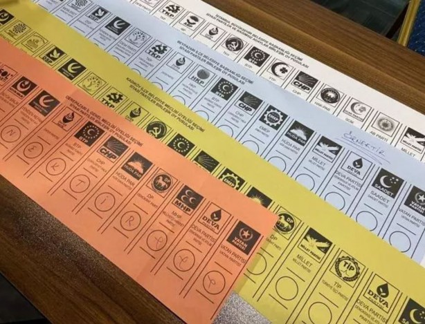 Foto - Liderler nerede oy kullanacak?
