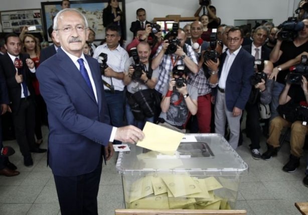 Foto - Liderler oylarını kullandı