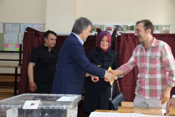 Foto - Liderler oylarını kullandı