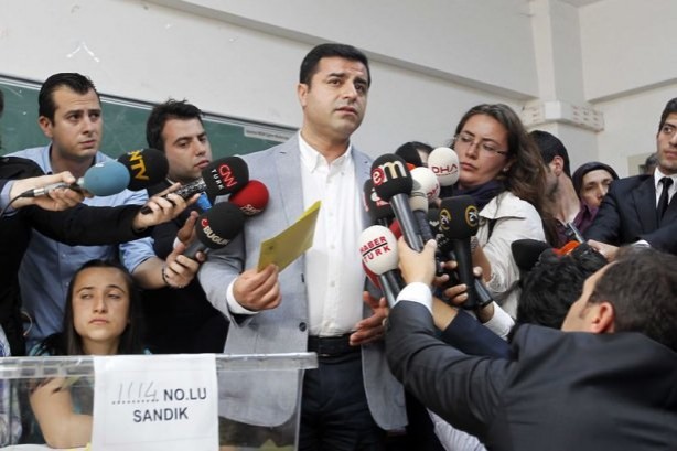 Foto - Liderler oylarını kullandı