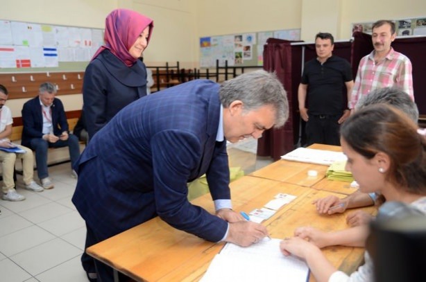 Foto - Liderler oylarını kullandı