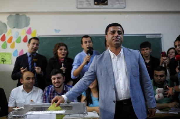 Foto - Liderler oylarını kullandı