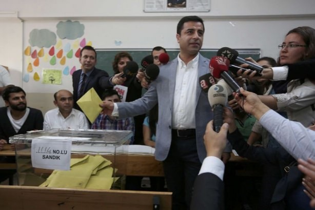 Foto - Liderler oylarını kullandı