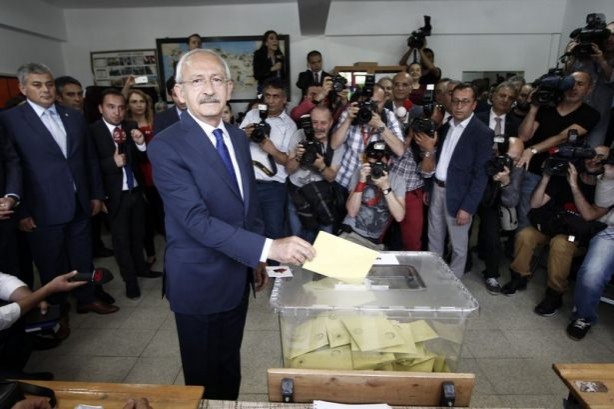 Foto - Liderler oylarını kullandı