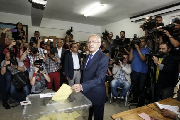 Foto - Liderler oylarını kullandı