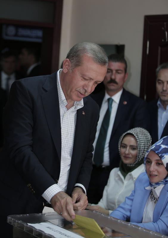 Foto - Liderler oylarını kullandı