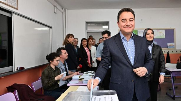 Foto - Liderler oyunu işte böyle kullandı! İlginç olan şey?