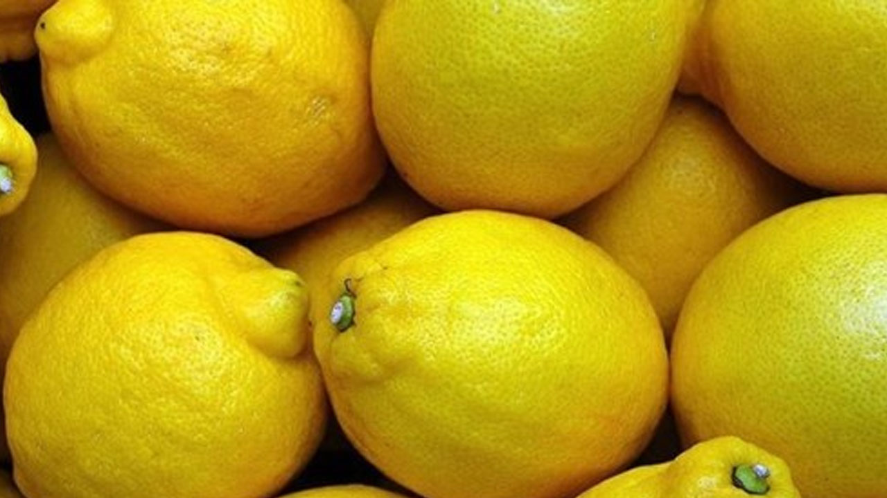 Foto - Limon alırken 2 kere düşünün! Yeşil mi alınmalı sarı mı? Hangisini satın almalıyız?