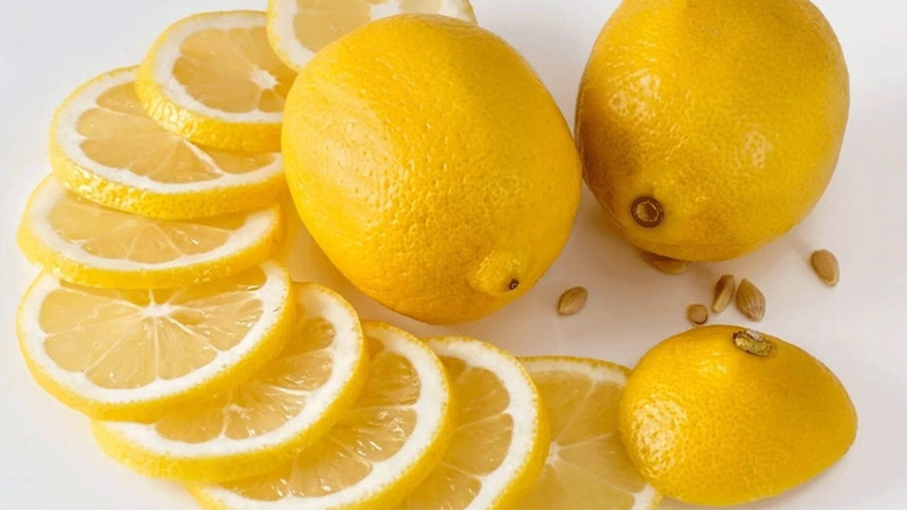 Foto - Etkisi kanıtlandı: Bakın ayak altına limon sürünce ne oluyor!