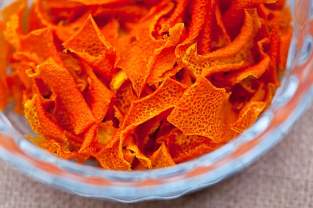 Foto - Limonların üzerine karanfil saplayıp masanıza koyarsanız...