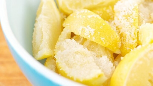 Foto - Limonu ayağınızın altına sürerseniz bakın ne oluyor