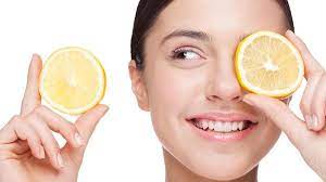 Foto - Limonun cilt için faydaları nelerdir? Limon suyu da tam dost! Hatırlayalım: Limonu sakın ikiye kesip dolaba koymayın 