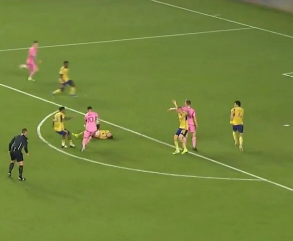 Foto - Lionel Messi viral oldu! Şaka değil gerçek... Böyle bir şeyi de yaptı sonunda... Yok artık daha neler!