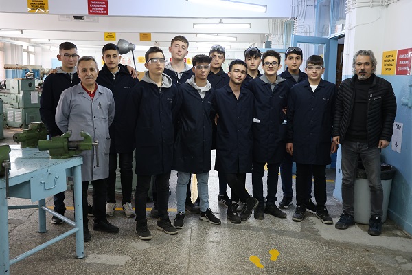 Foto - Lise değil adeta bir fabrika! Cirosunu duyduğunuzda kulaklarınıza inanamayacaksınız