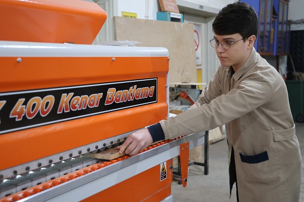 Foto - Lise değil adeta bir fabrika! Cirosunu duyduğunuzda kulaklarınıza inanamayacaksınız