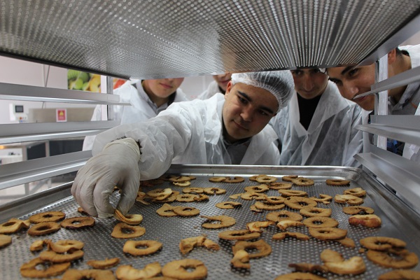 Foto - Lise değil adeta fabrika! 