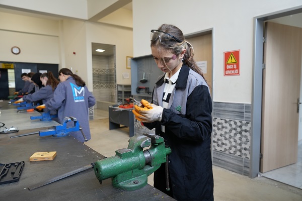 Foto - Lise değil adeta fabrika! Türkiye'de tek dünyada üçüncü