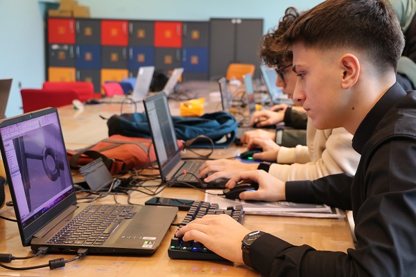 Foto - Lise öğrencileri roket tasarladı! 