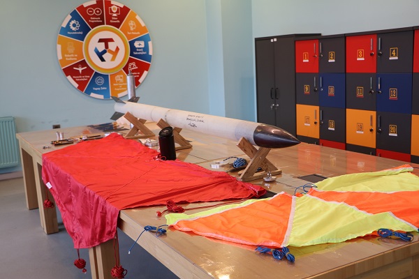 Lise öğrencileri roket tasarladı! 