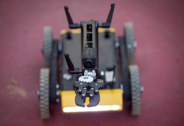 Foto - Lise öğrencileri yaptı! İşte 'bomba' imha robotu