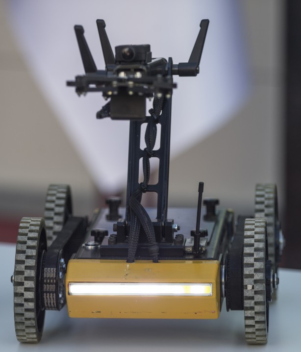 Foto - Lise öğrencileri yaptı! İşte 'bomba' imha robotu